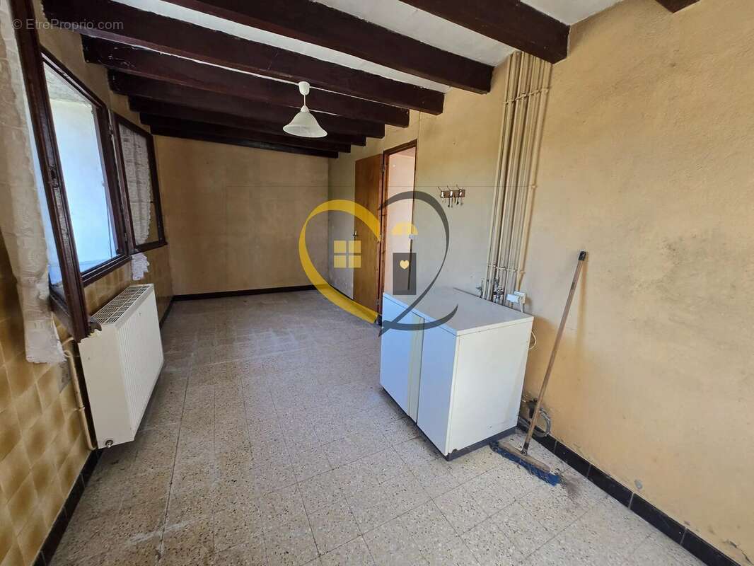 Maison à rénover avec dépendances – Neuvy-Deux-Clochers (18) - photo 12