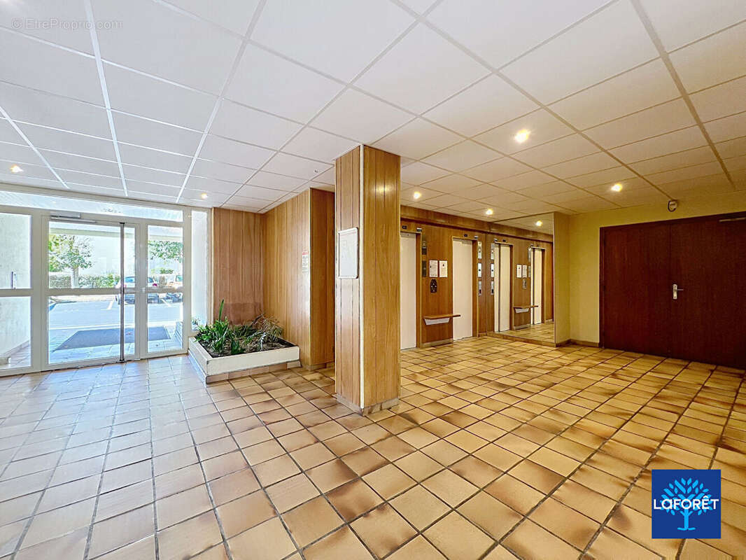 T4 caen venoix 82 m² - 2 balcons & parking - photo 13