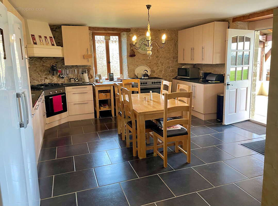 Maison à PUY-L'EVEQUE