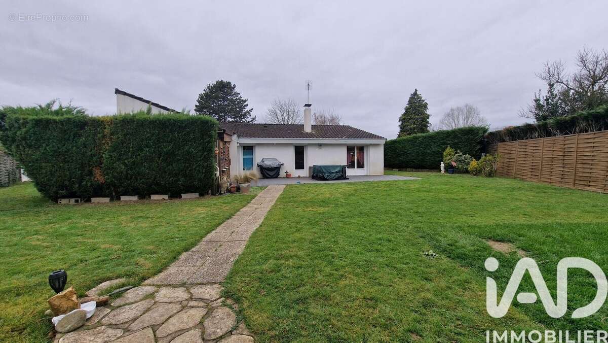 Photo 2 - Maison à LESIGNY