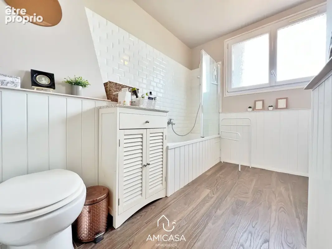 NIORT (proche avenue de la rochelle ) - MAISON T4 - 86m2 avec garage et jardin - photo 5