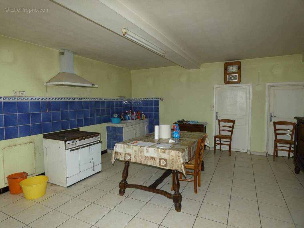 Maison à PEYRAT-LA-NONIERE