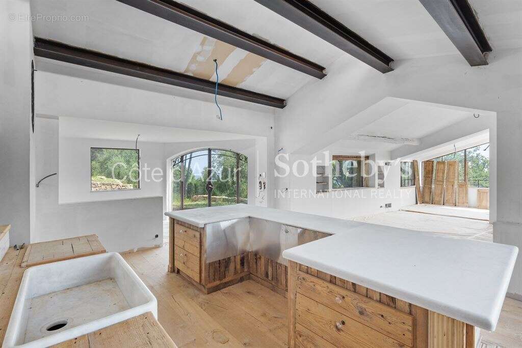 Maison à TOURRETTES