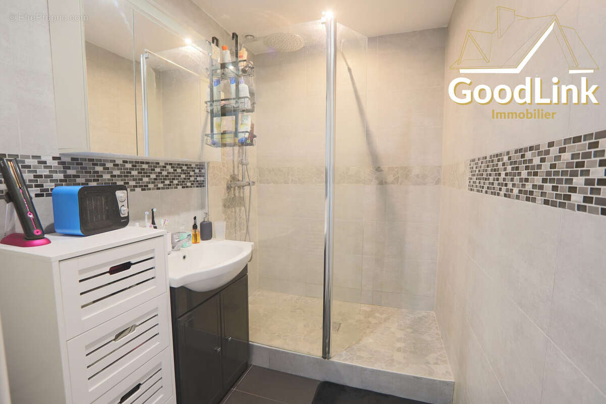 Maison à VERT-SAINT-DENIS