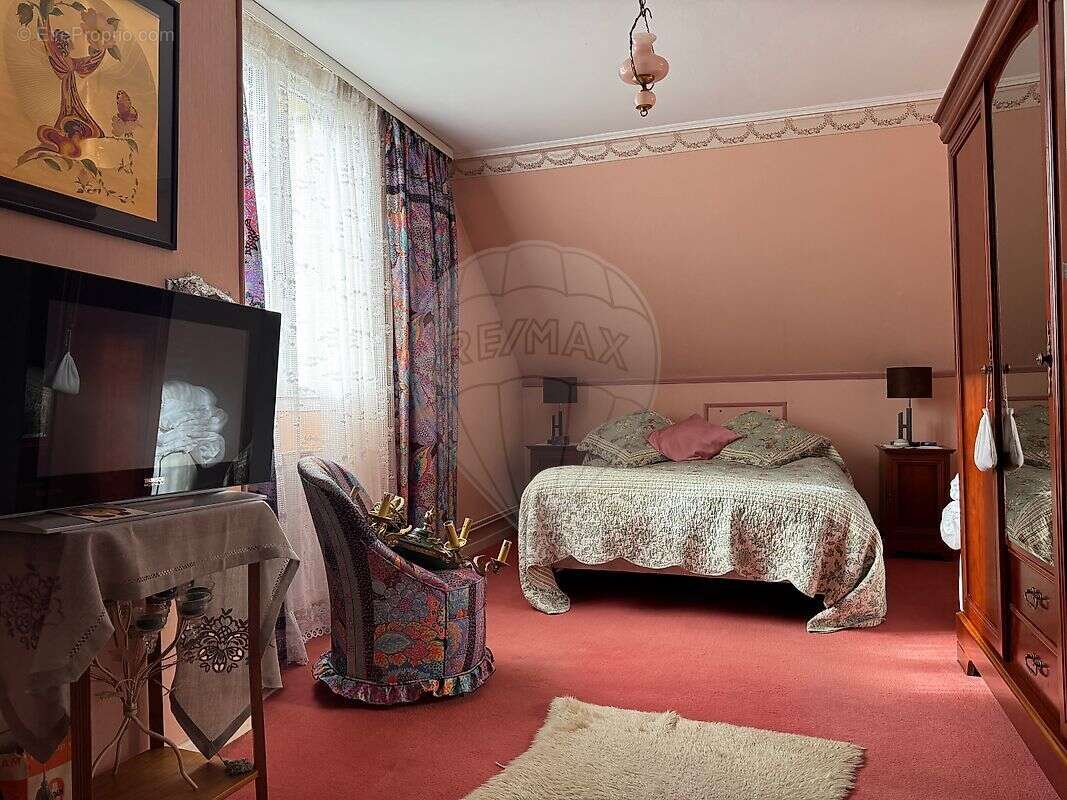 Maison à LA GUERCHE-SUR-L'AUBOIS