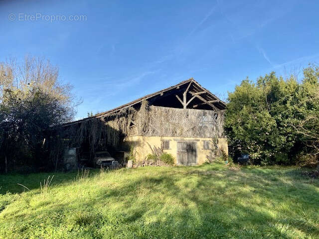 Maison à MONCORNEIL-GRAZAN