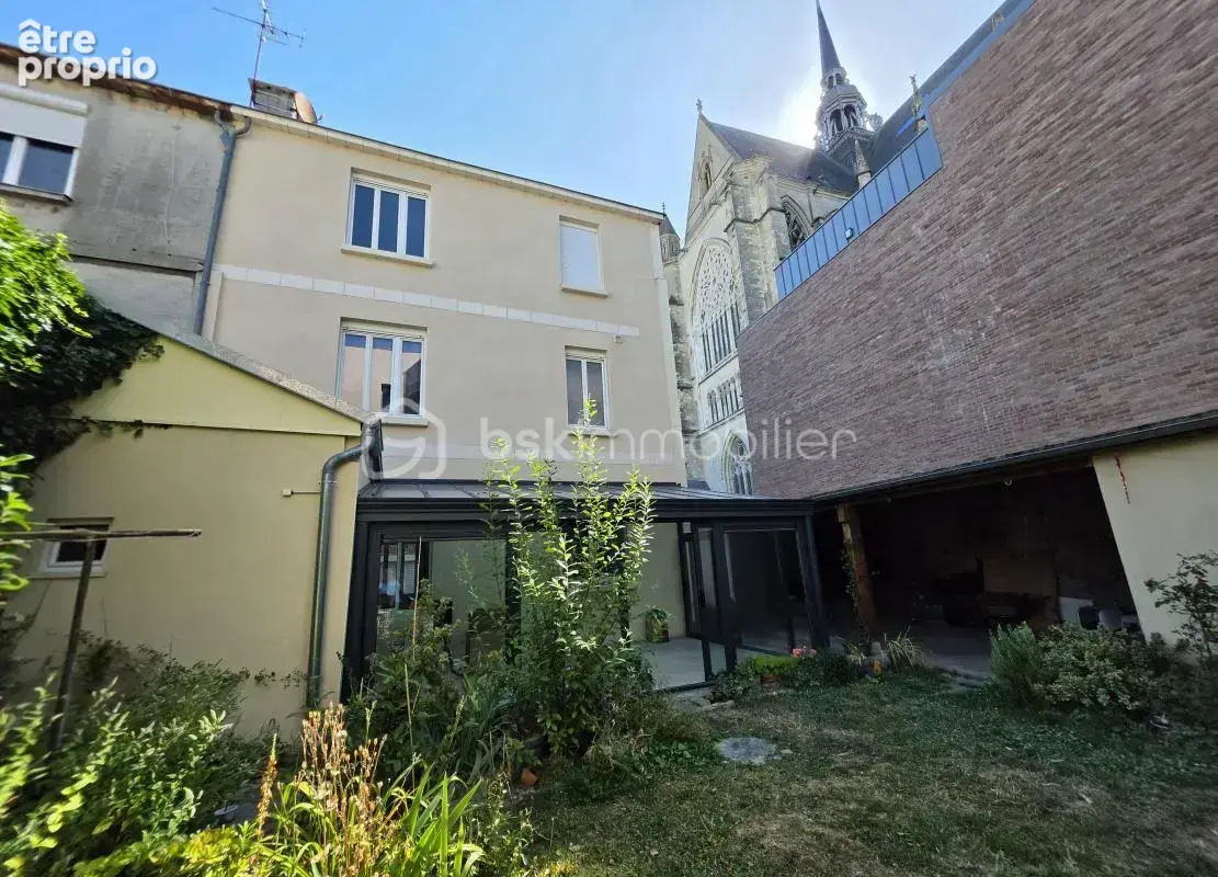 Maison de caractère, 7 chambres avec jardin et stationnement… en plein centre de saint-quentin ! - photo 14