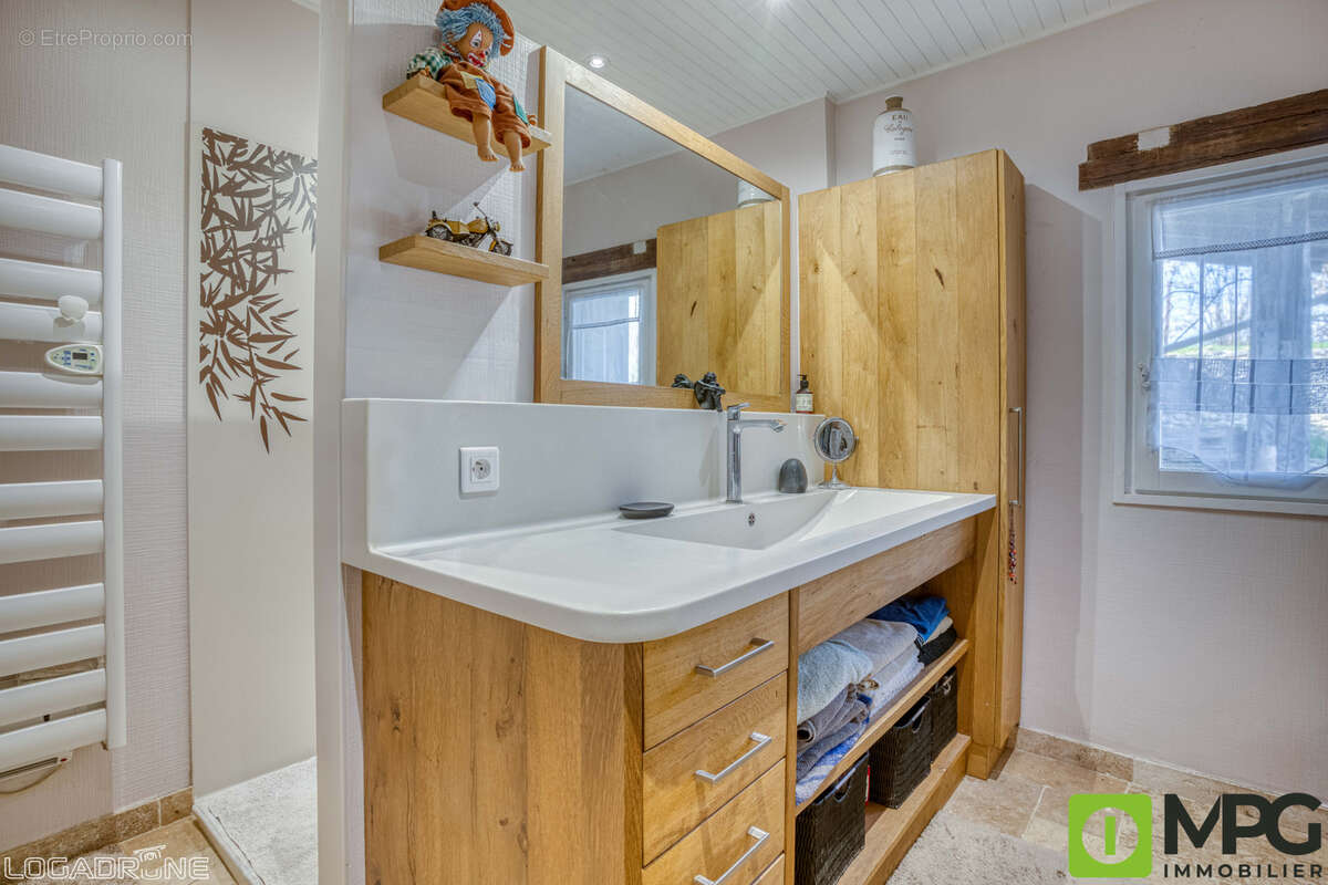 Proche CASSENEUIL à 15 minutes de VILLENEUVE SUR LOT, maison en pierres sur terrain de 2462 m2. - photo 15