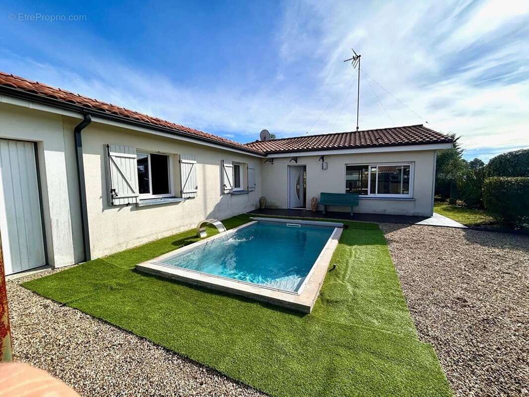 Maison à PARENTIS-EN-BORN