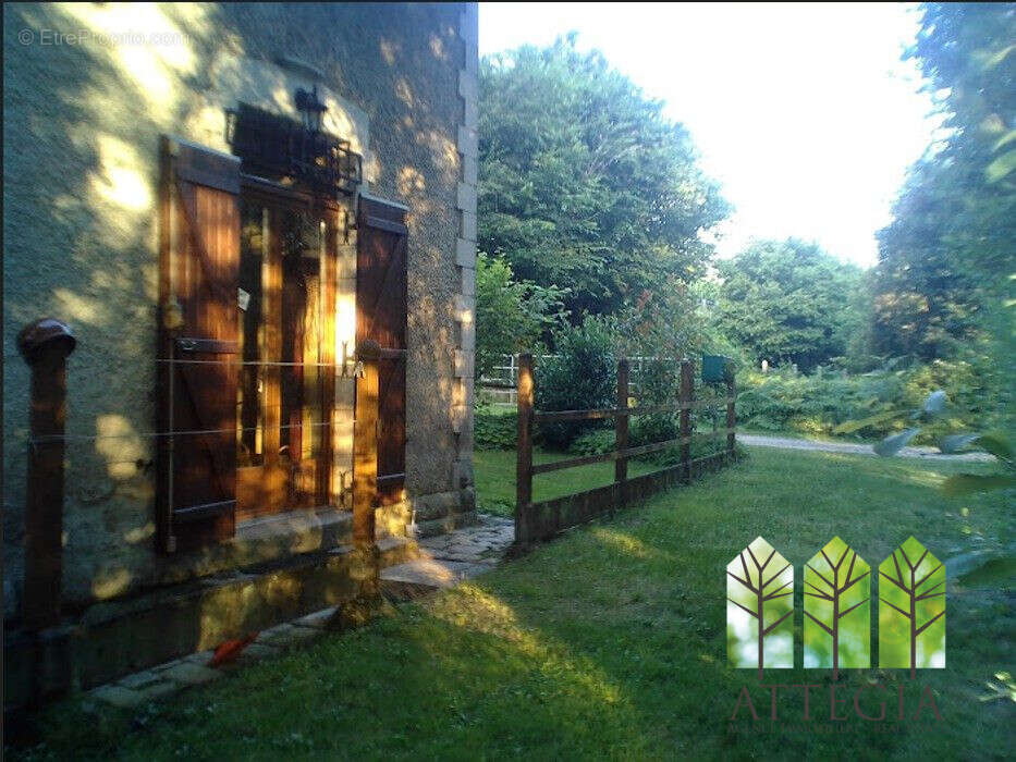 Maison à SAINT-SILVAIN-BAS-LE-ROC