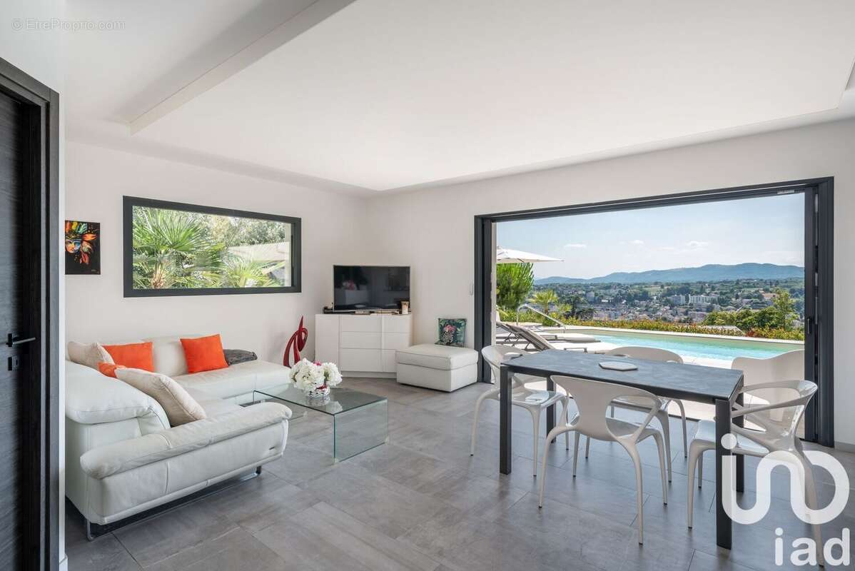 Photo 2 - Maison à VOIRON