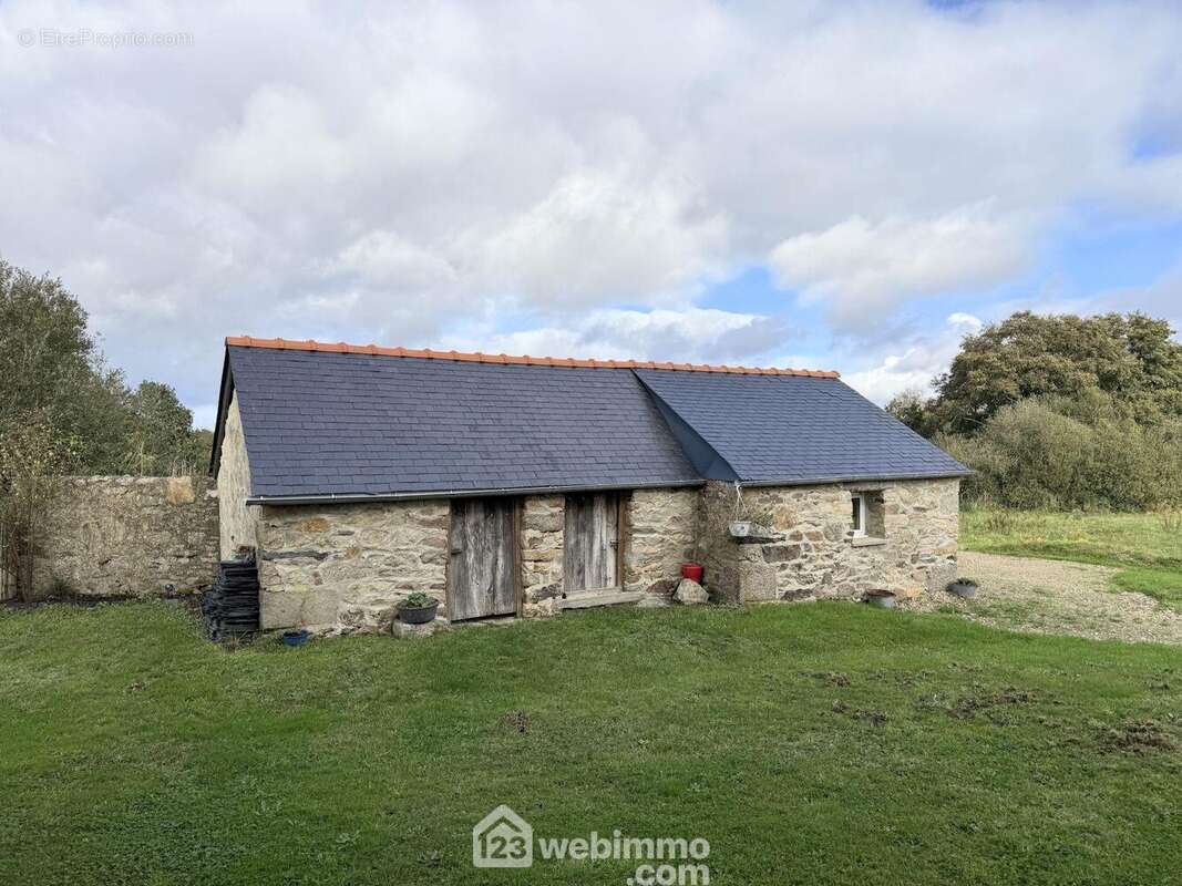 Maison à PLOUEGAT-MOYSAN