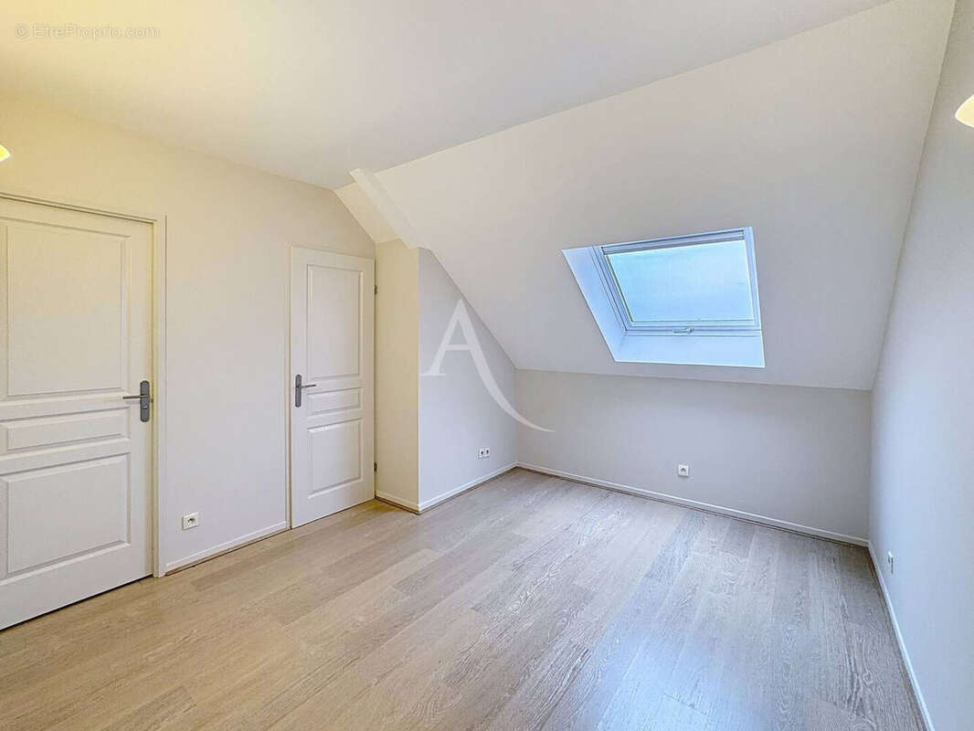 Appartement à OZOIR-LA-FERRIERE