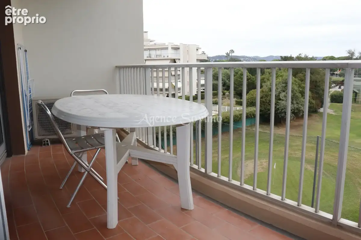 Grand 2 pièces à fort potentiel   belle terrasse avec vue imprenable sur le golf - photo 2