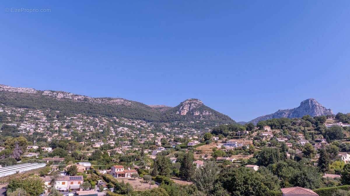 Maison 161 m² à Vence  - photo 2