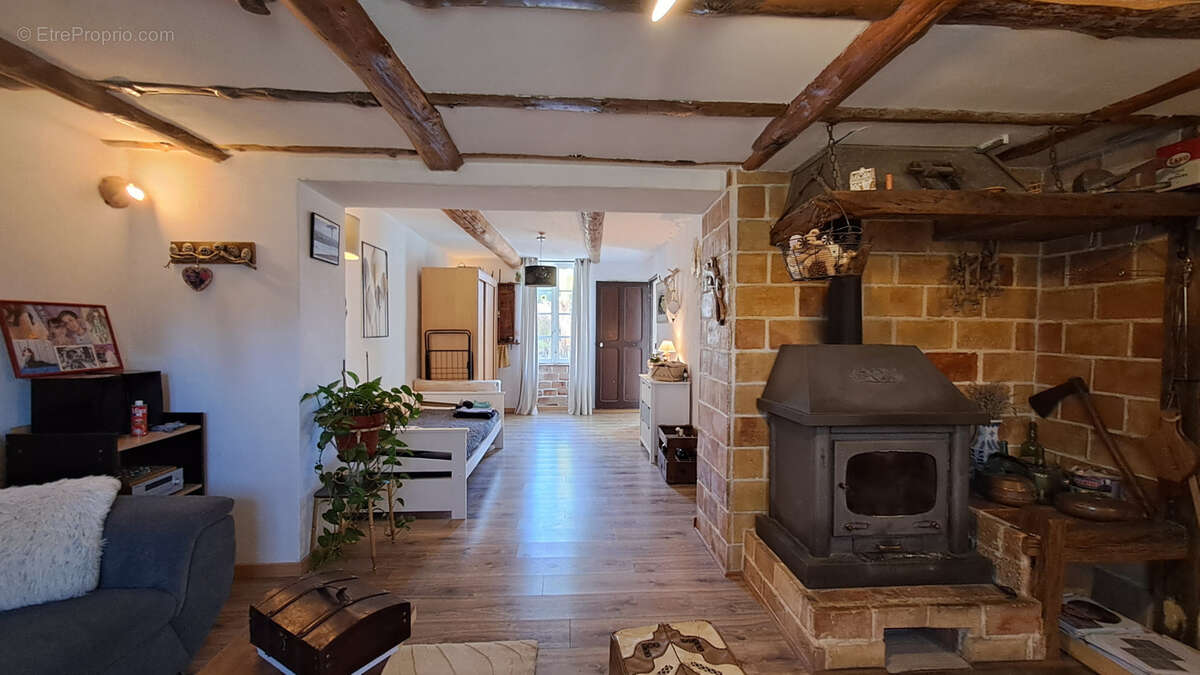 Maison à TRAVAILLAN
