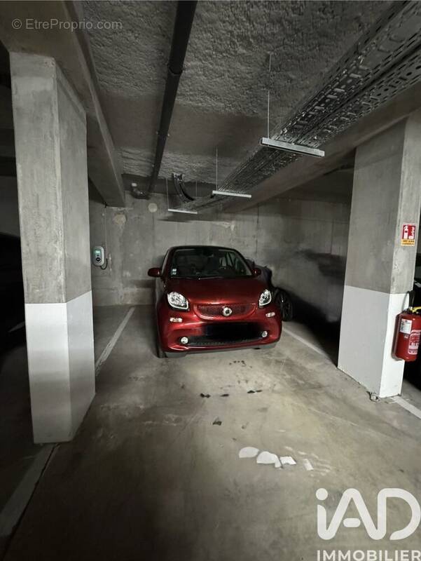 Photo 1 - Parking à BORDEAUX