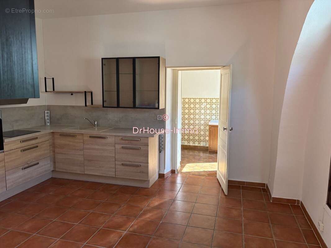 Appartement 64 m² à Ales  - photo 8