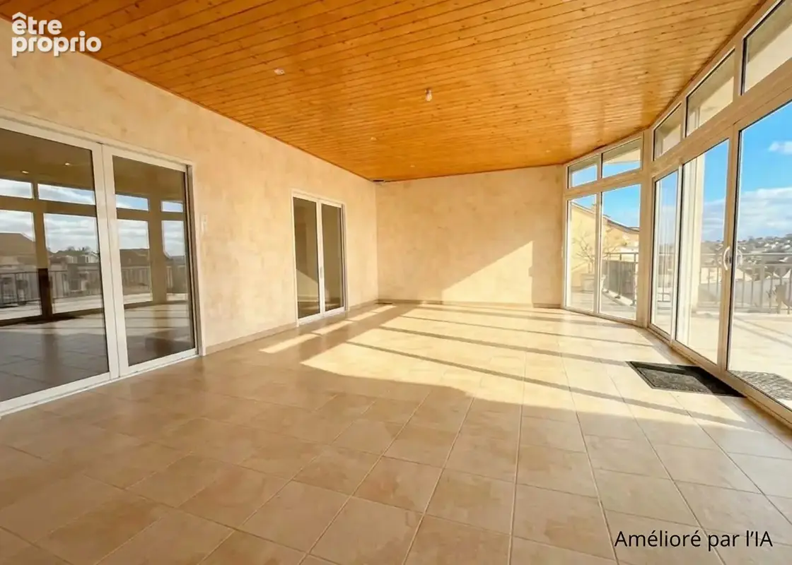 Spacieux appartement 3 chambres avec véranda, terrasse, garage et ascenseur ? Centre-ville de Château-Gontier - photo 5