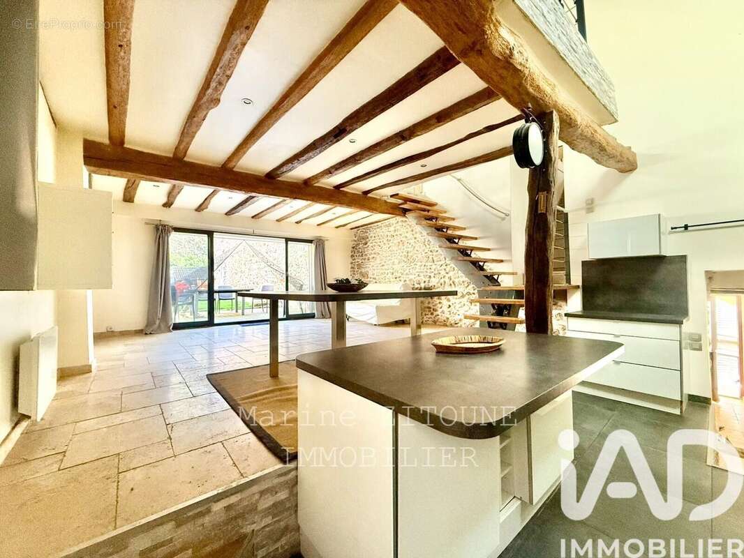 Photo 2 - Maison à LA VILLE-DU-BOIS