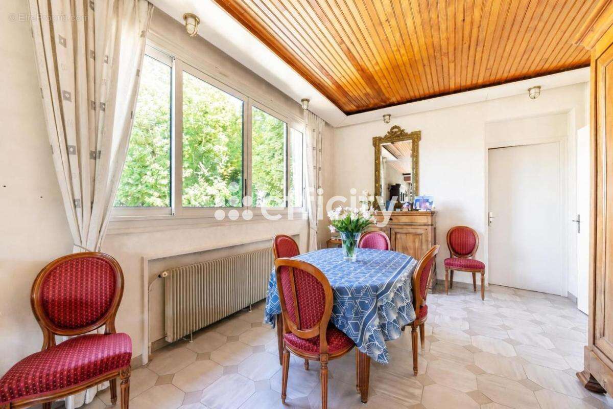 Maison 140 m² à Creteil  - photo 8