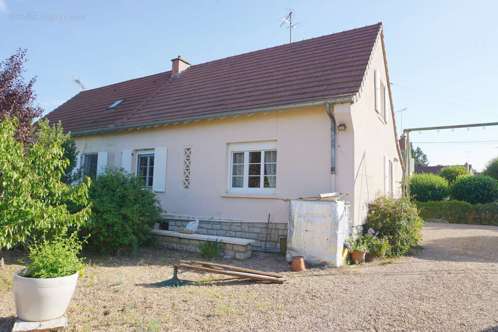Maison à PARAY-LE-MONIAL