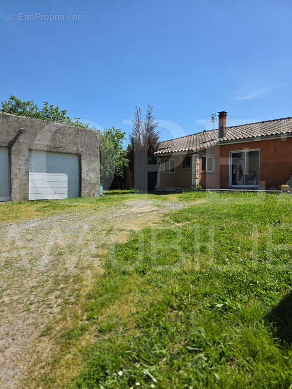 Maison à AIGUEFONDE