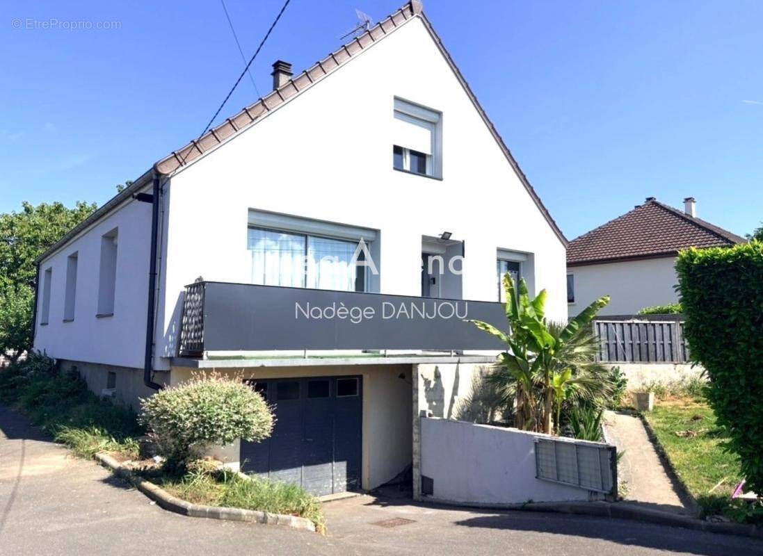 Maison à CONDE-SUR-NOIREAU