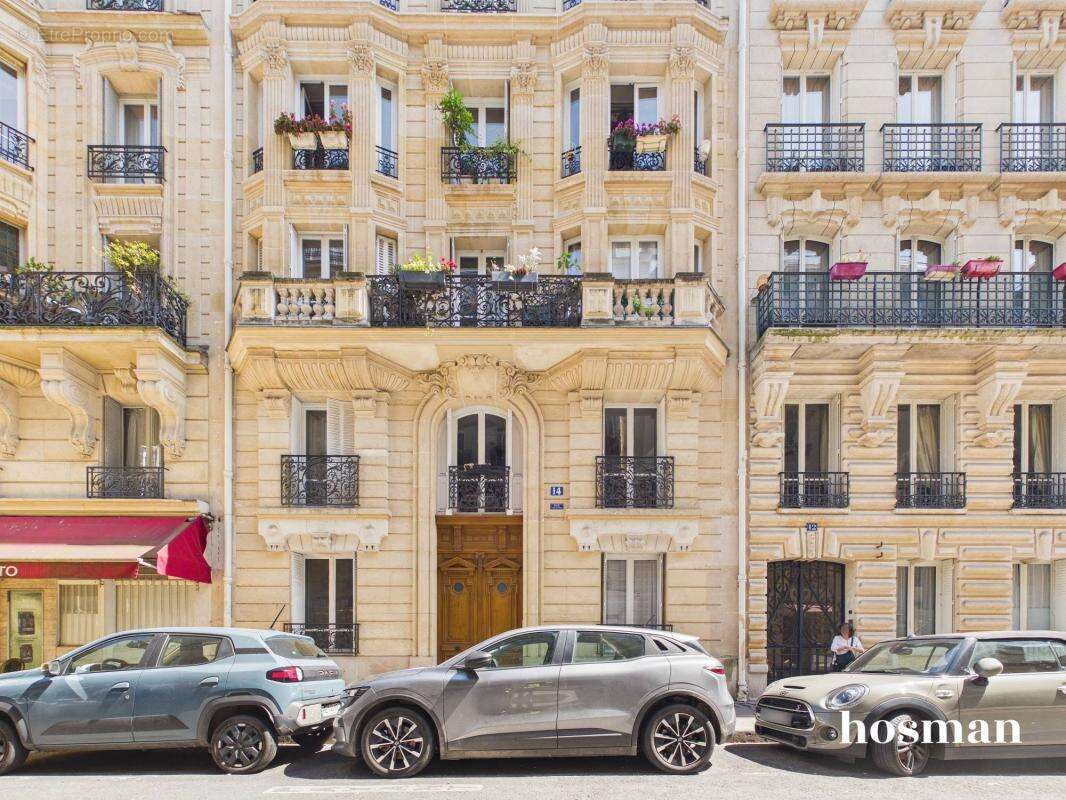 Appartement à PARIS-17E