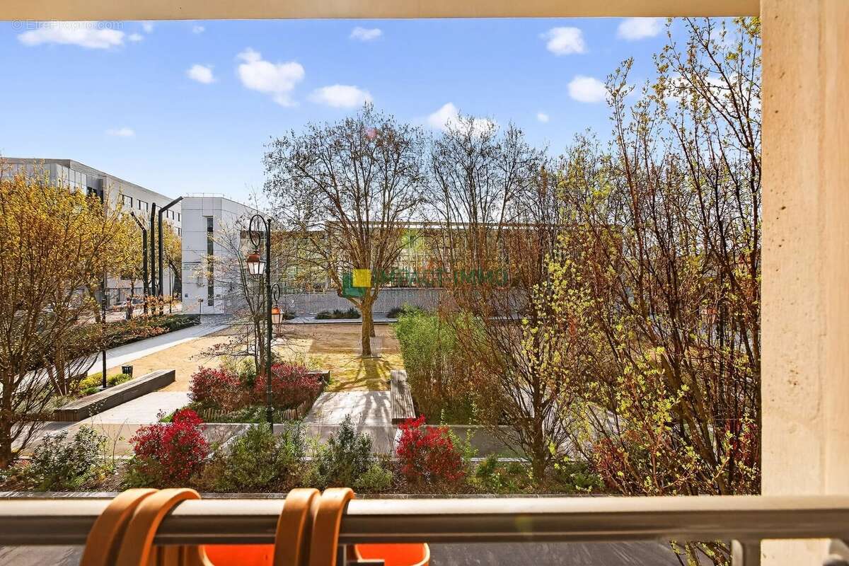 Appartement à LA GARENNE-COLOMBES