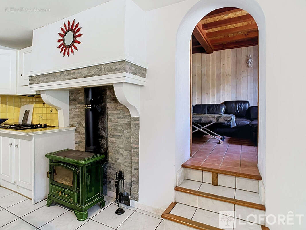 Maison Poule Les Echarmeaux 4 pièce(s) 76 m2 - photo 6