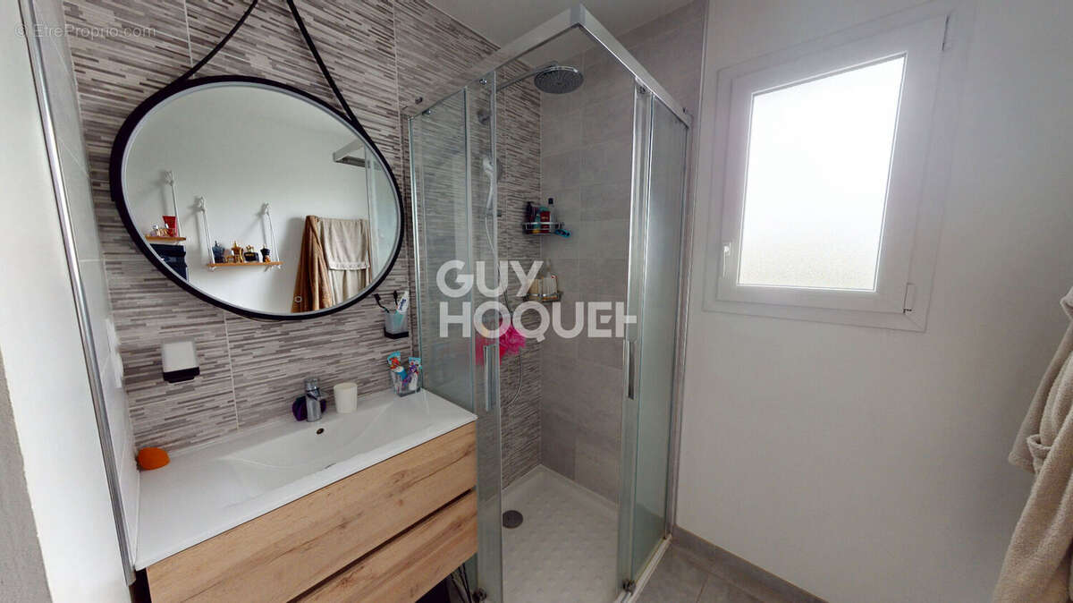 Maison à LE VAL-SAINT-PERE