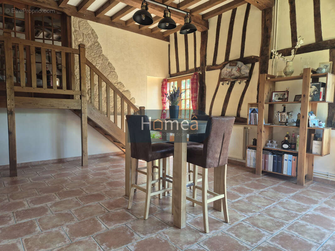 Maison à NEUFCHATEL-EN-BRAY