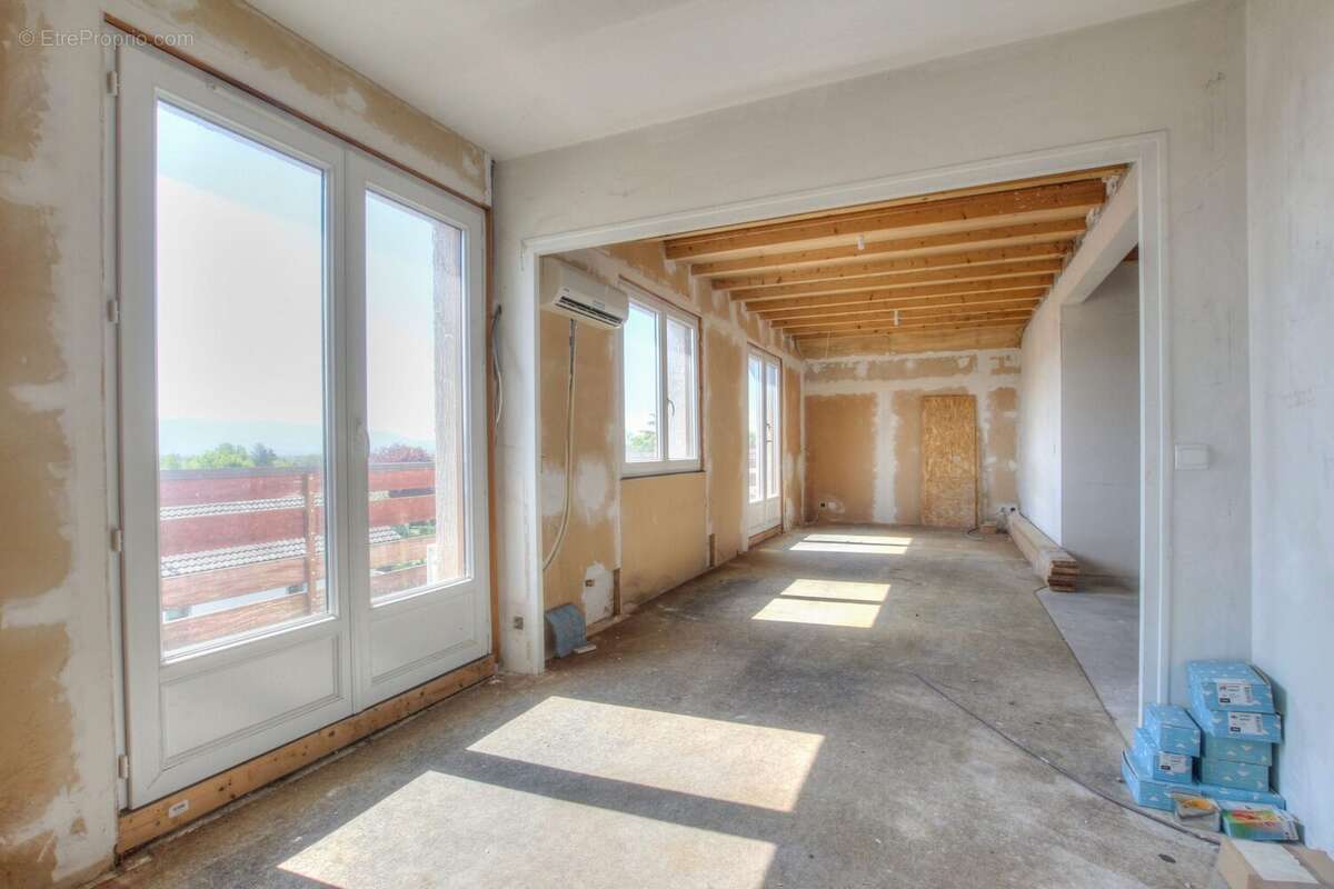 Appartement à ORNEX