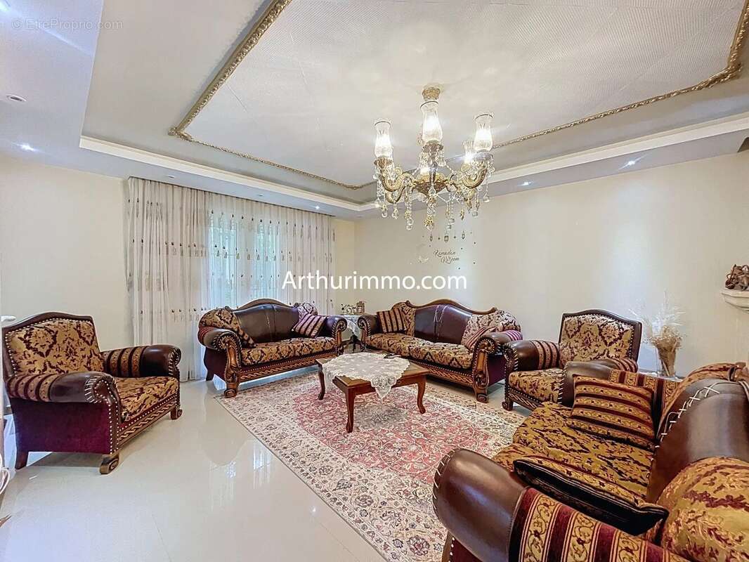 Maison à CORBEIL-ESSONNES