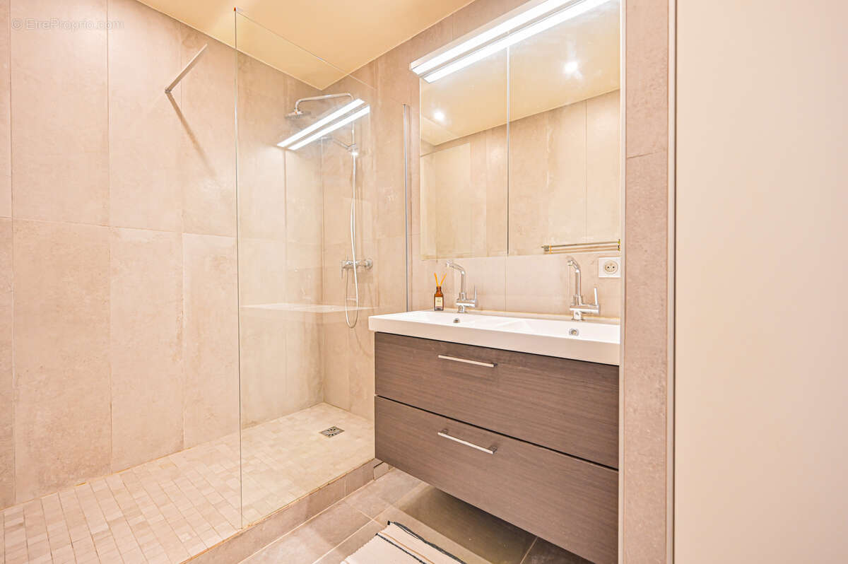 Appartement à SAINT-MAUR-DES-FOSSES