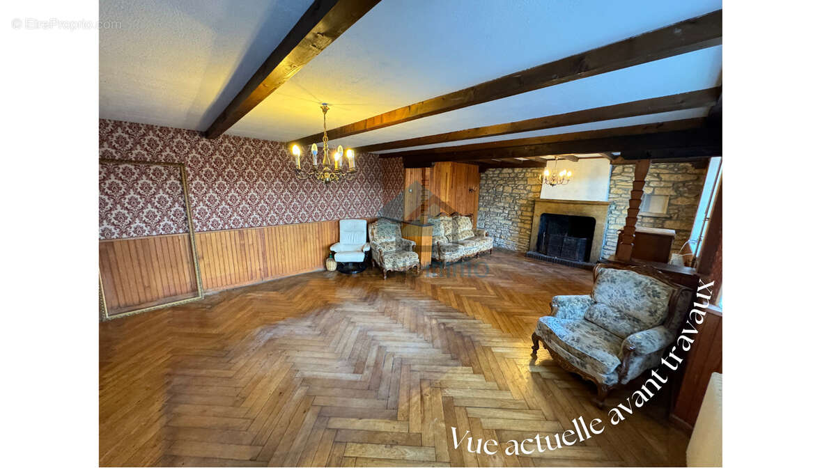 Appartement à CHARMAUVILLERS
