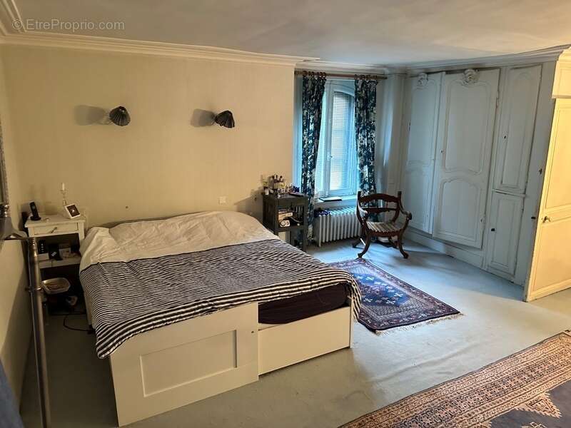 Maison à SAINT-OUEN-DE-THOUBERVILLE