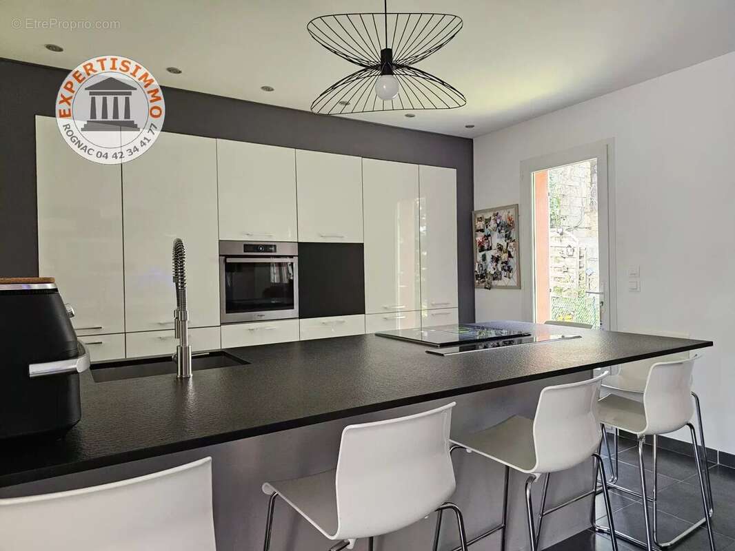 Maison à vendre à velaux (13880) — 110 m² avec 4 chambres, grand jardin de plus de 700 m², terrasse et aucun vis-à-vis - photo 3