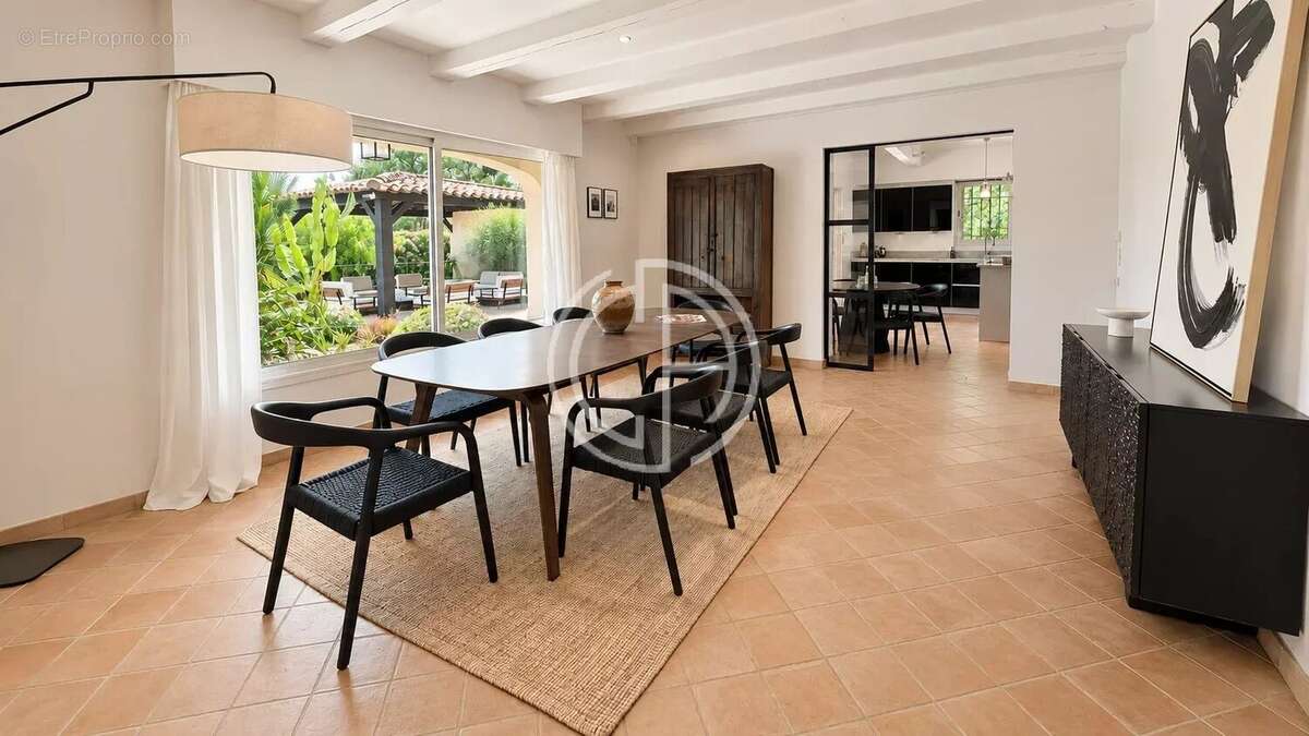 VILLA - MOUGINS - Secteur Prestigieux - photo 4