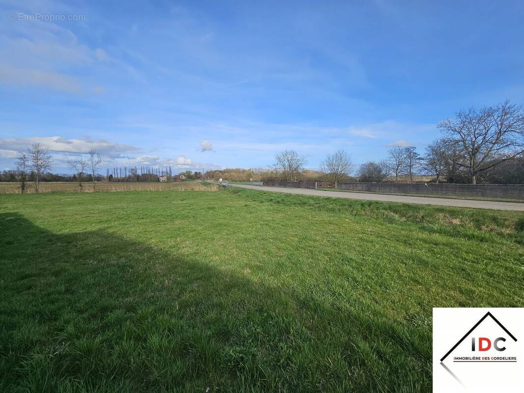Terrain à MOUSSEY