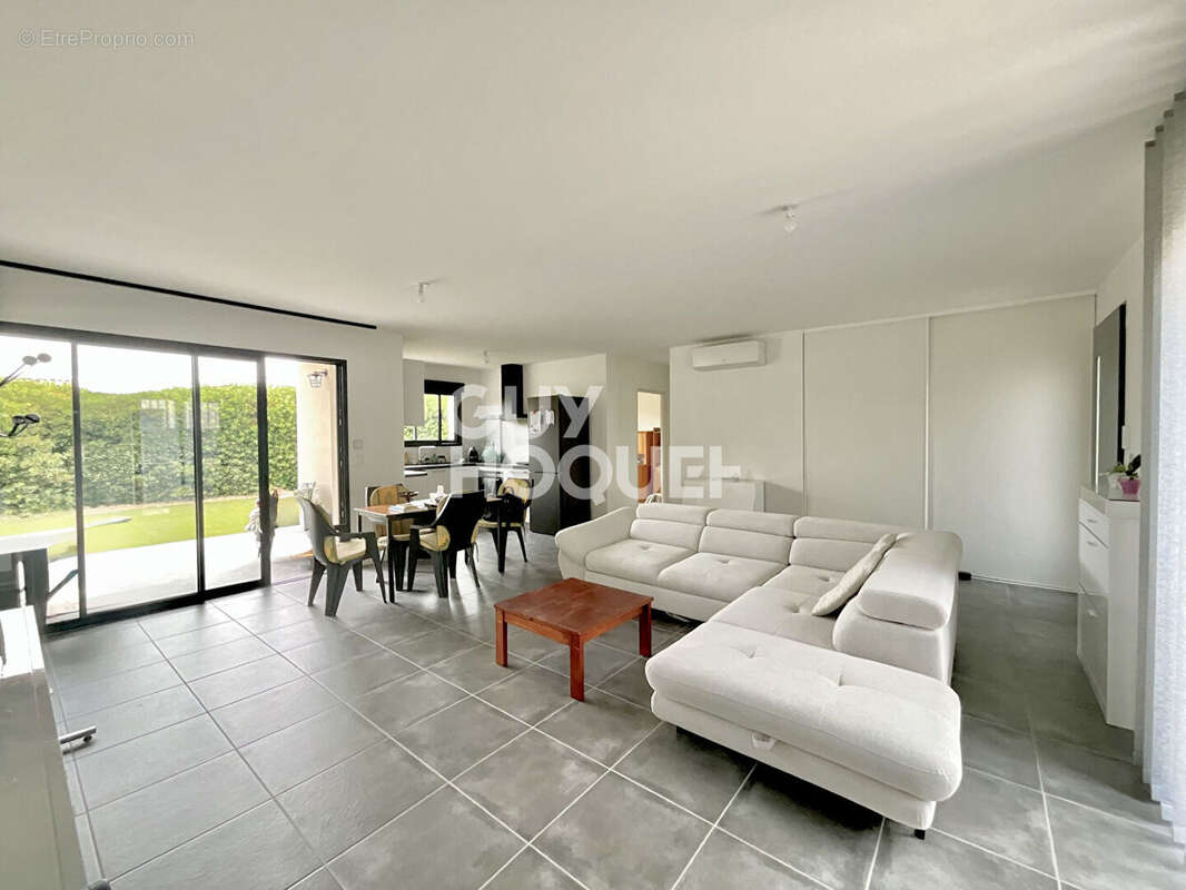 Maison de plain-pied T4 de 88 m2 sur une parcelle de 550 m2 - photo 8