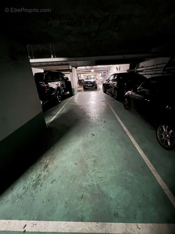 Parking à LEVALLOIS-PERRET