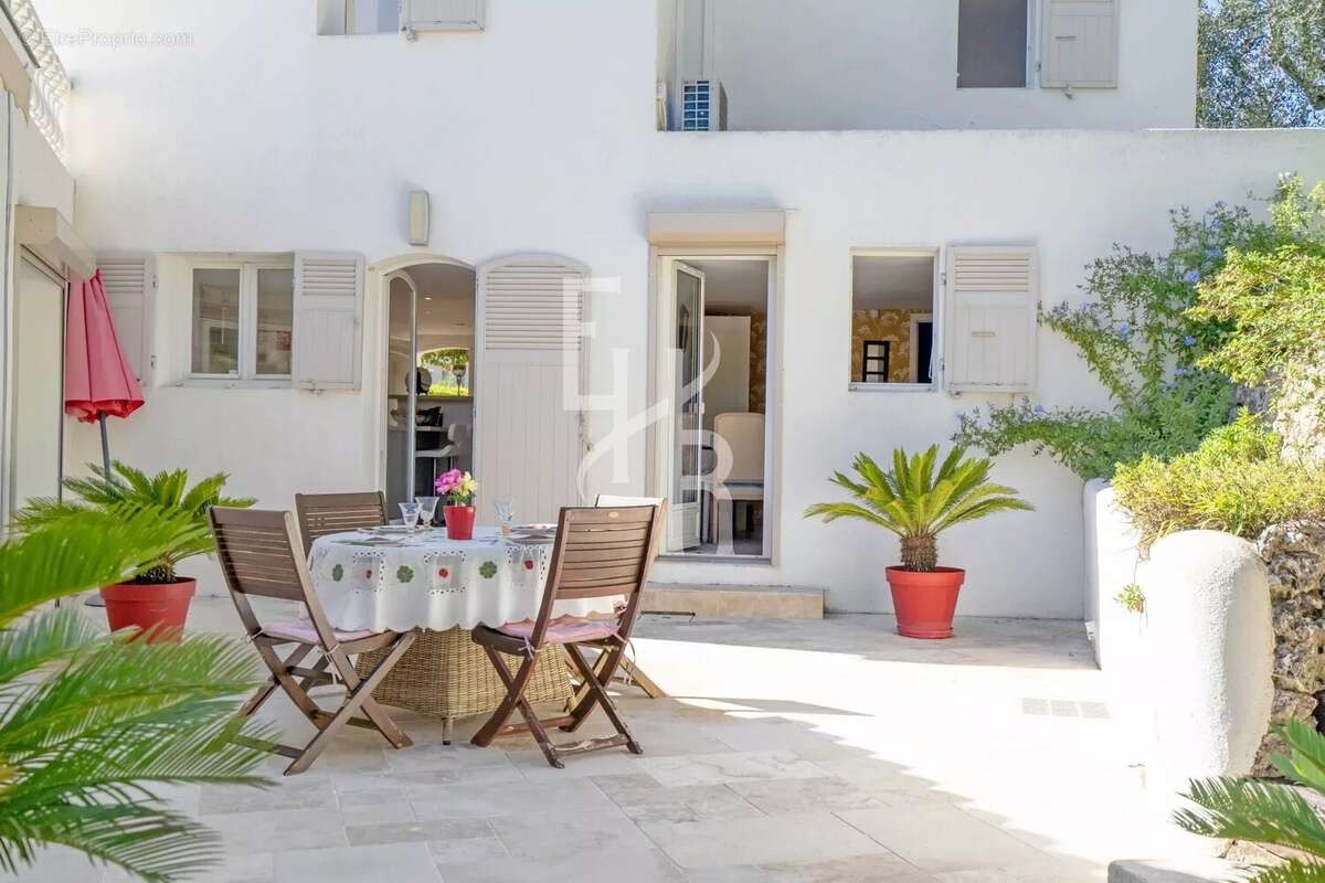 Achat / Vente villa Mougins vue village - photo 17