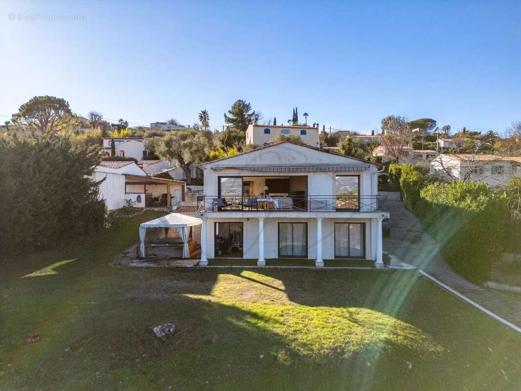 Maison à LA GAUDE