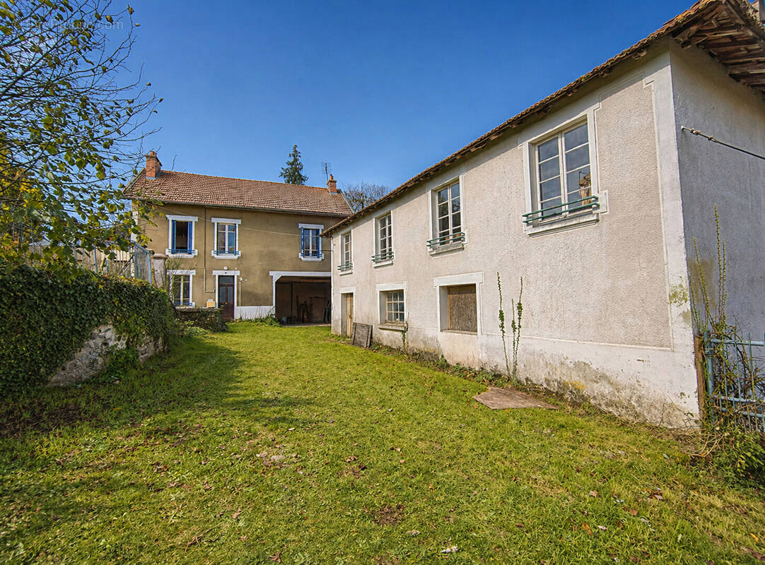 Maison à SAINT-SULPICE-LAURIERE