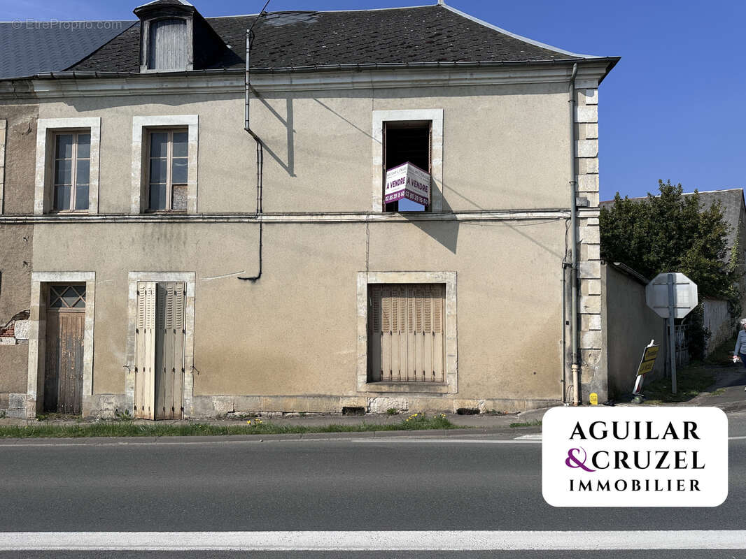 Maison à SAINT-GEORGES-SUR-MOULON