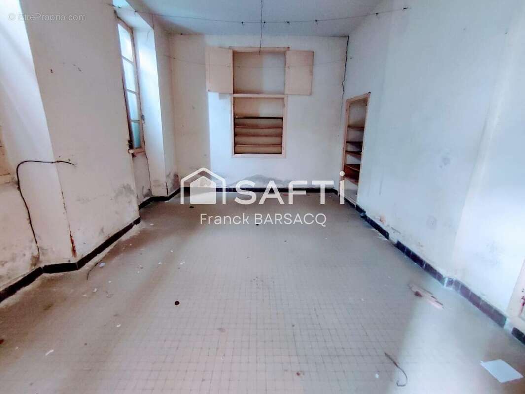 Appartement 352 m² à Cazaubon  - photo 5