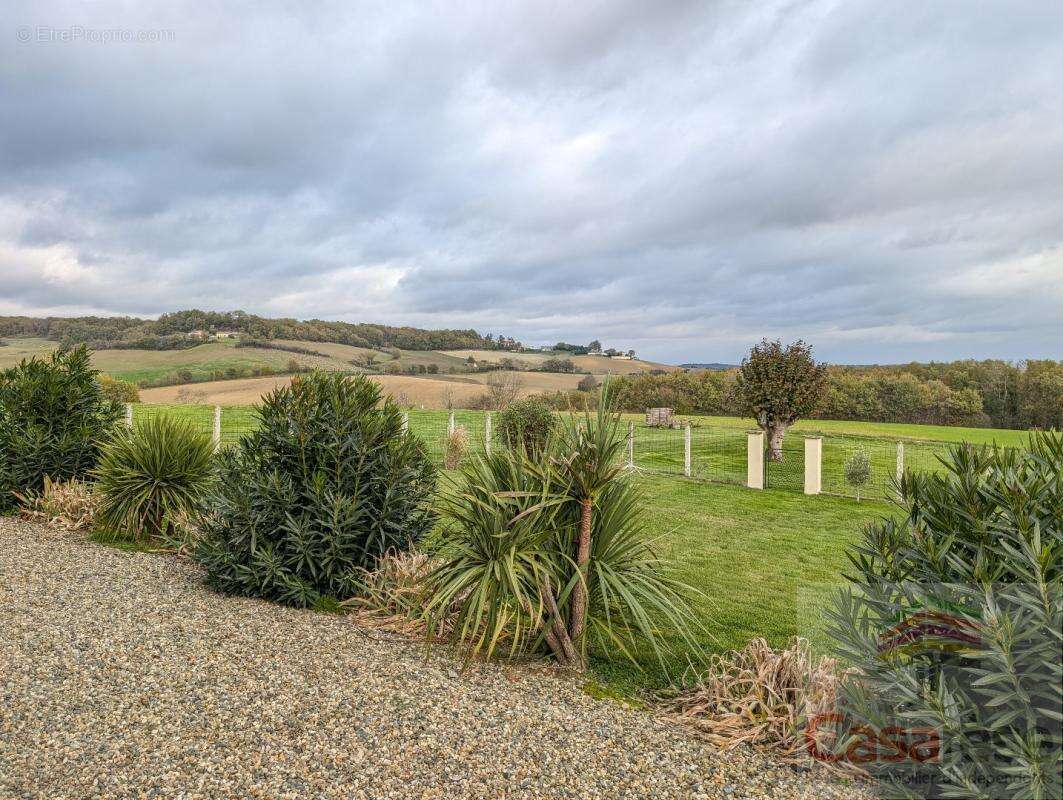 Maison à CASTELNAU-MONTRATIER