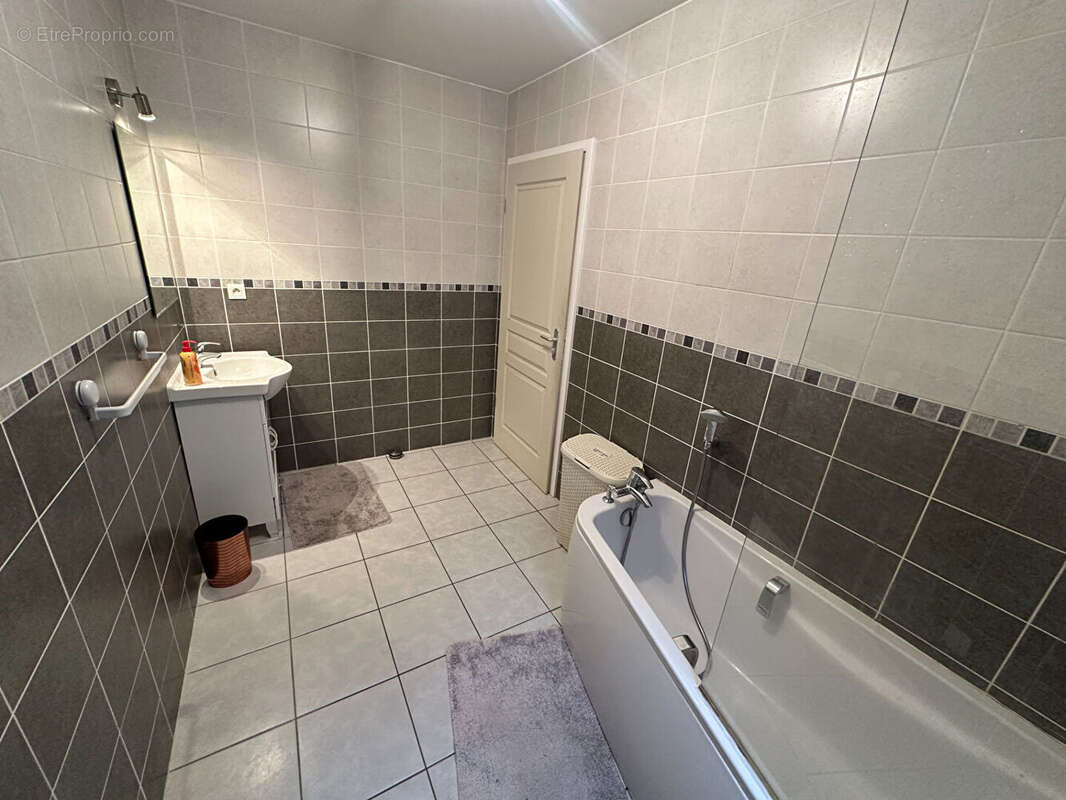 Appartement à AMNEVILLE